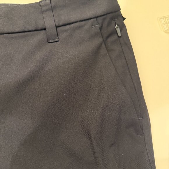Lululemon  Commission Classic-Fit Short 9" Warpstreme Color Black  Size 30 - Picture 2 of 7